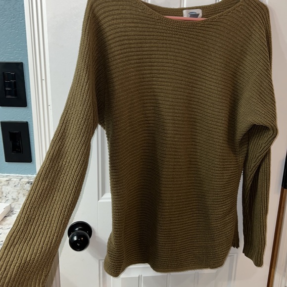 Olive Green Old Navy open neck sweater - Picture 2 of 5